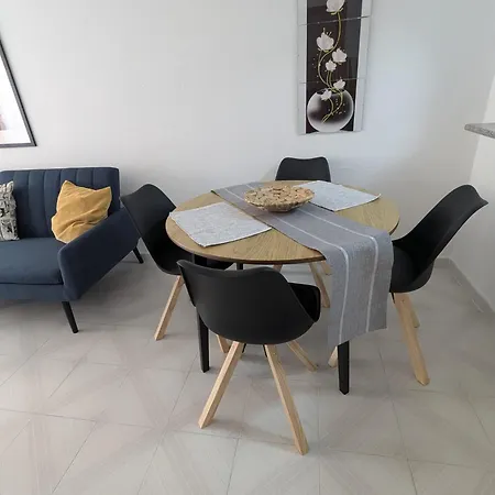 Апартаменты Near The Sea In